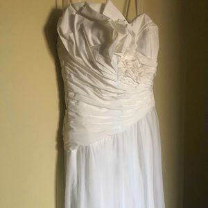 Beautiful Max and Cleo White evening gown
